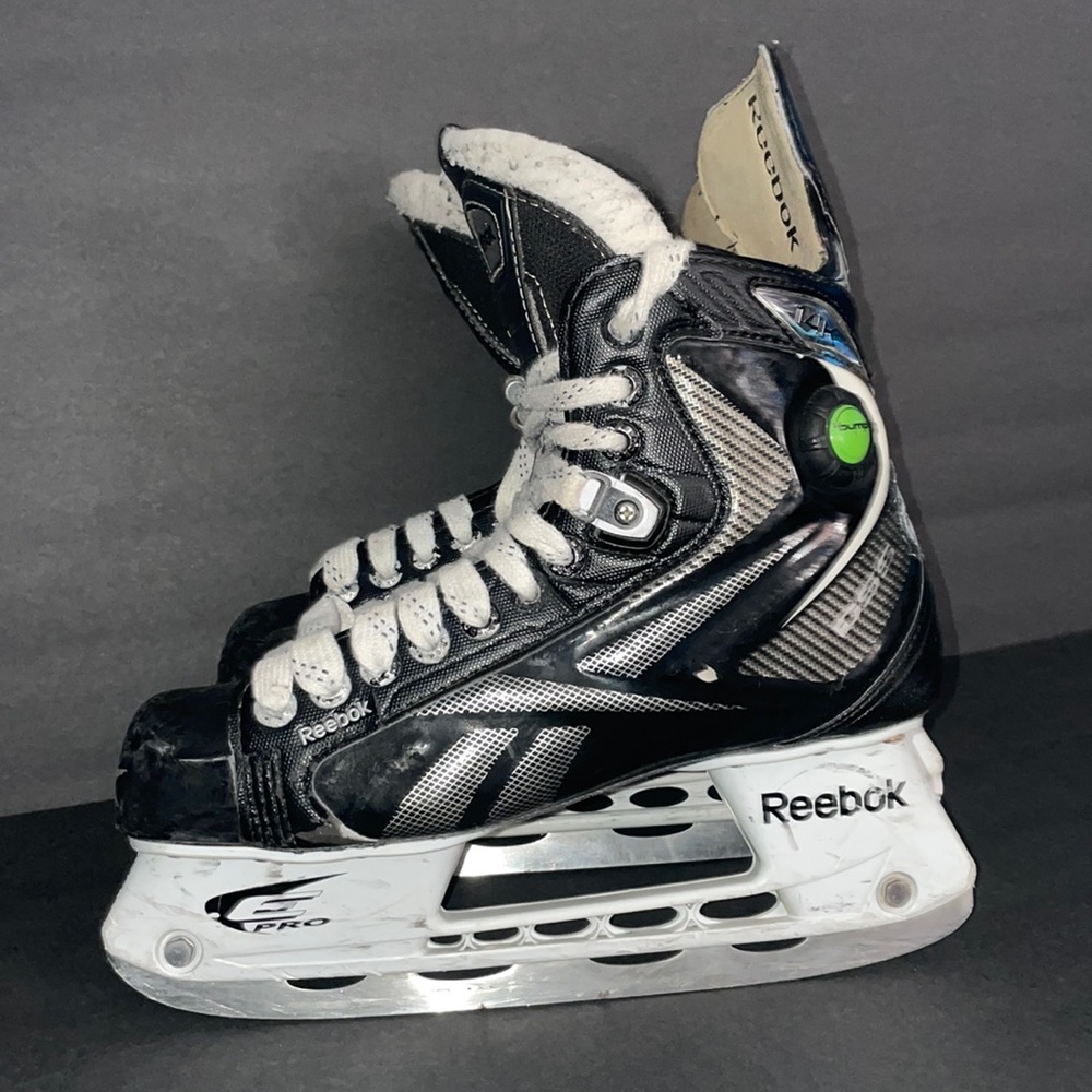 Reebok 14k hockey skate size 7.5 shoe / size 6 skate